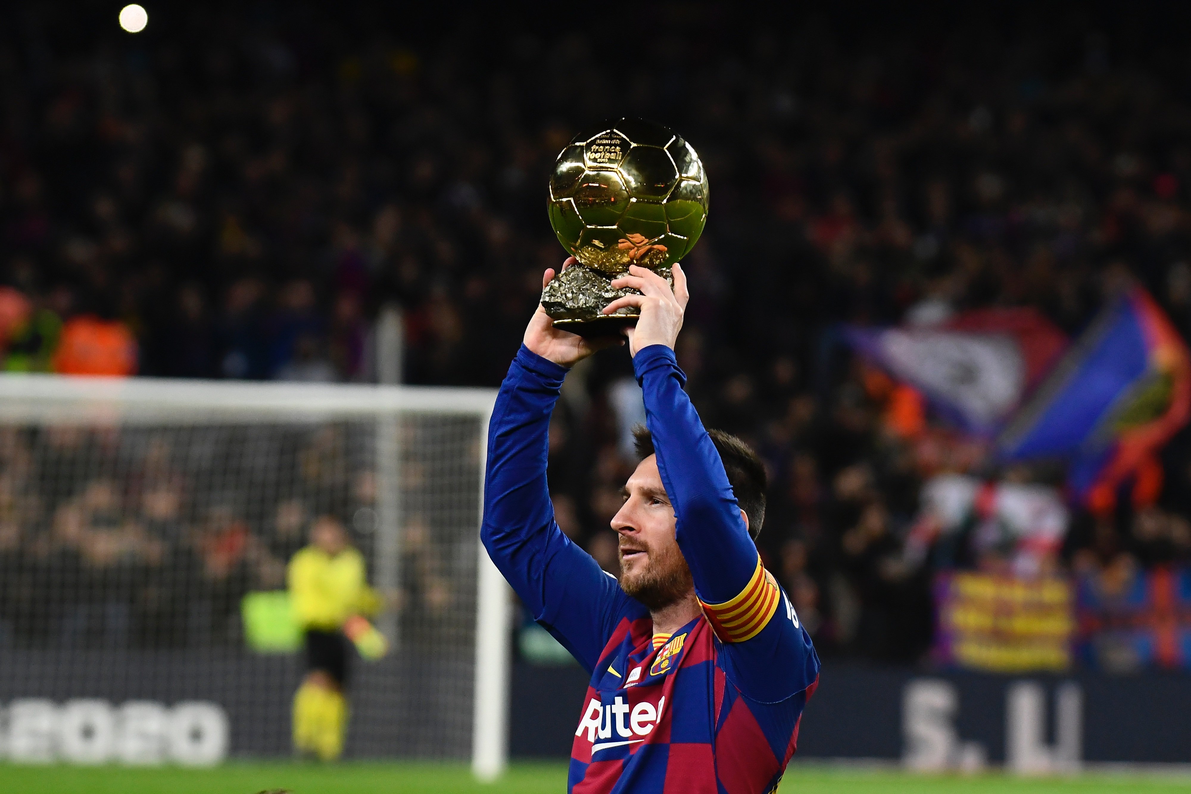 是一个足球 是一个足球