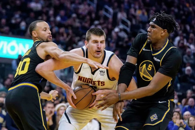 完成历史性 完成历史性